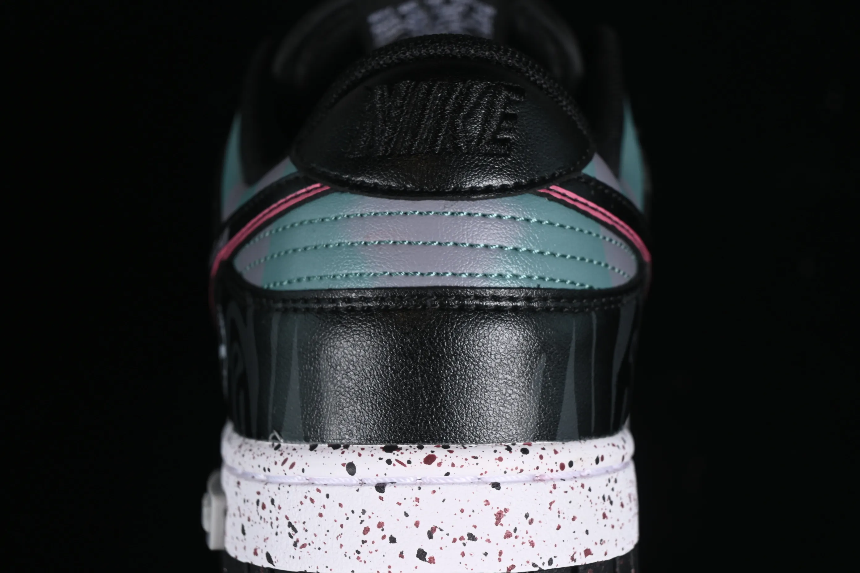 All Categories Nk SB Dunk Series Nk SB Dunk Low Low-top Sneakers Nk Dunk Low Panda Prank Space Exploration-Planet Across Black and Purple SB Strappy Low-top Casual Sneakers DV0831-002